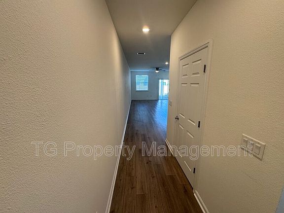 3rd image of 9877 Fiddleback Ln