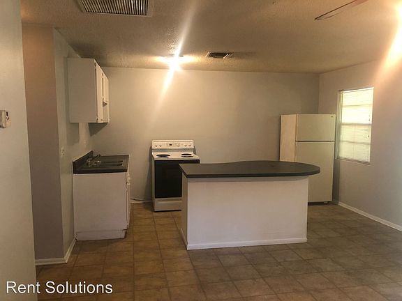 3rd image of 2815 Anthony St