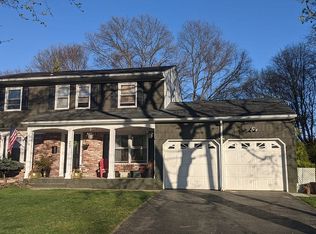 27 Jerome Rd, Syosset, NY 11791