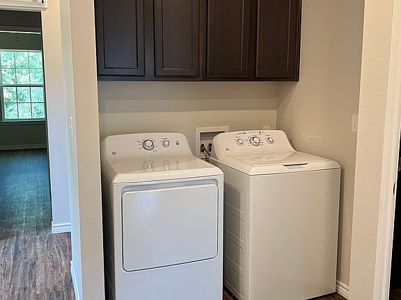 5th image of 127 Village North Cir #127