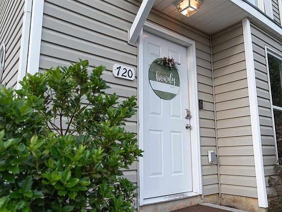 4th image of 720 Camelot Ln