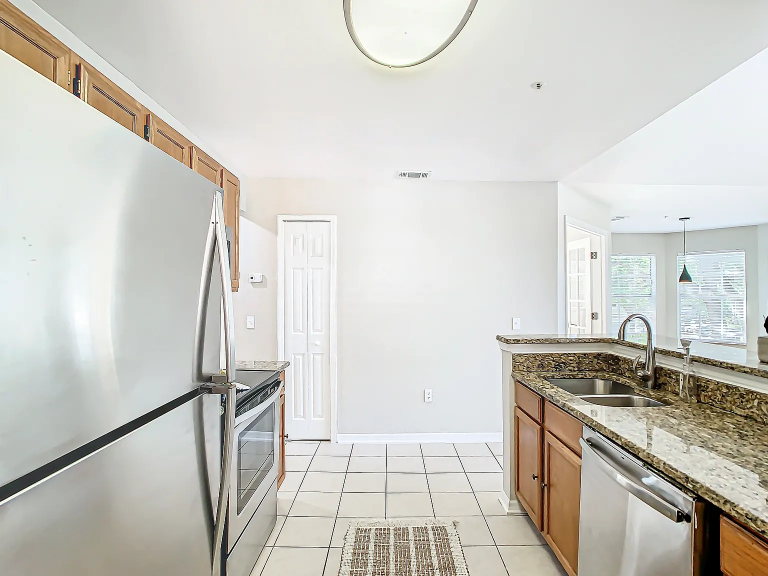 3 bed, 1138 sqft, $1,795 — Photo 3