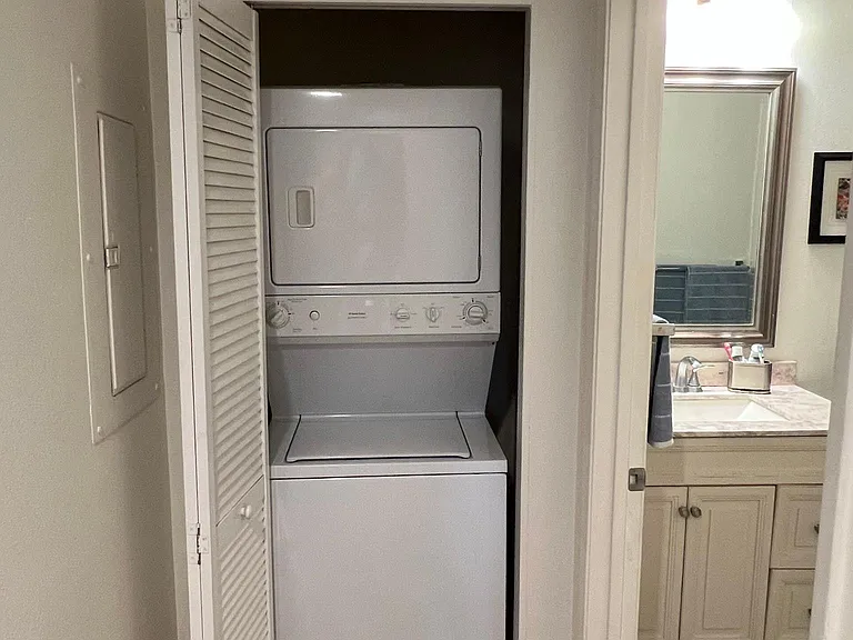 1501 Front St #305 — Photo 7