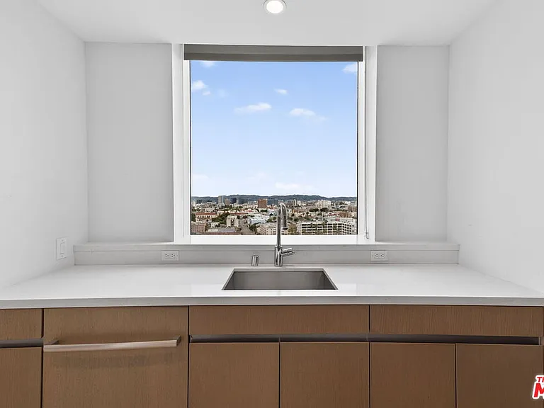 889 Francisco St #1806 — Photo 8