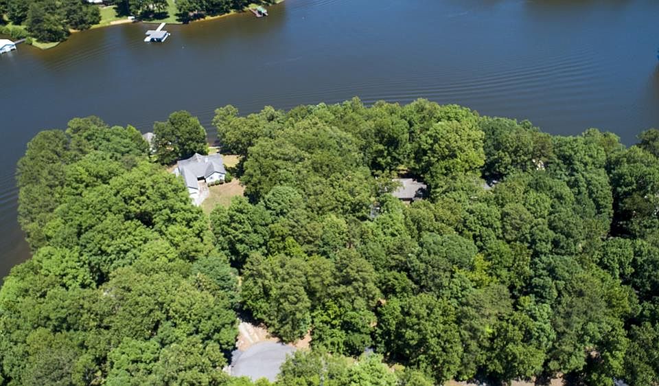 1st image of 21 Pine Top Dr