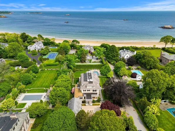 4 Cobb Ave, Manchester, MA 01944