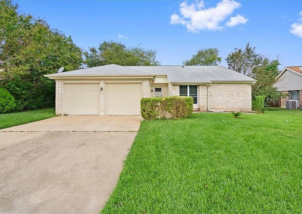 1st image of 10806 Tall Oak Trl