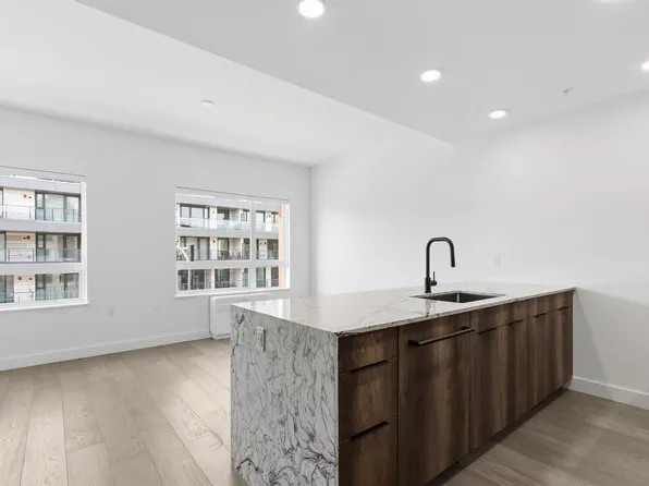 3590 W 39th Ave #306, Vancouver, BC V6N 4K8