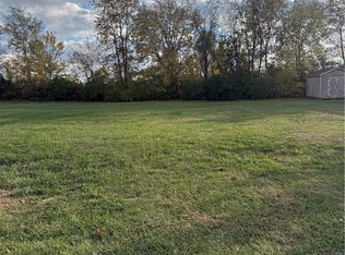 Condor Dr, Decatur, IL 62526