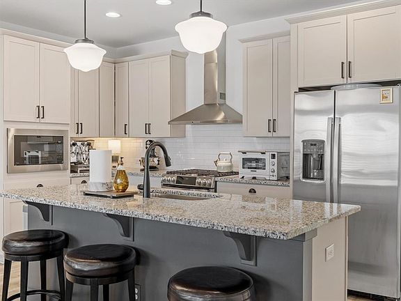 4th image of 3857 Brookfield Dr