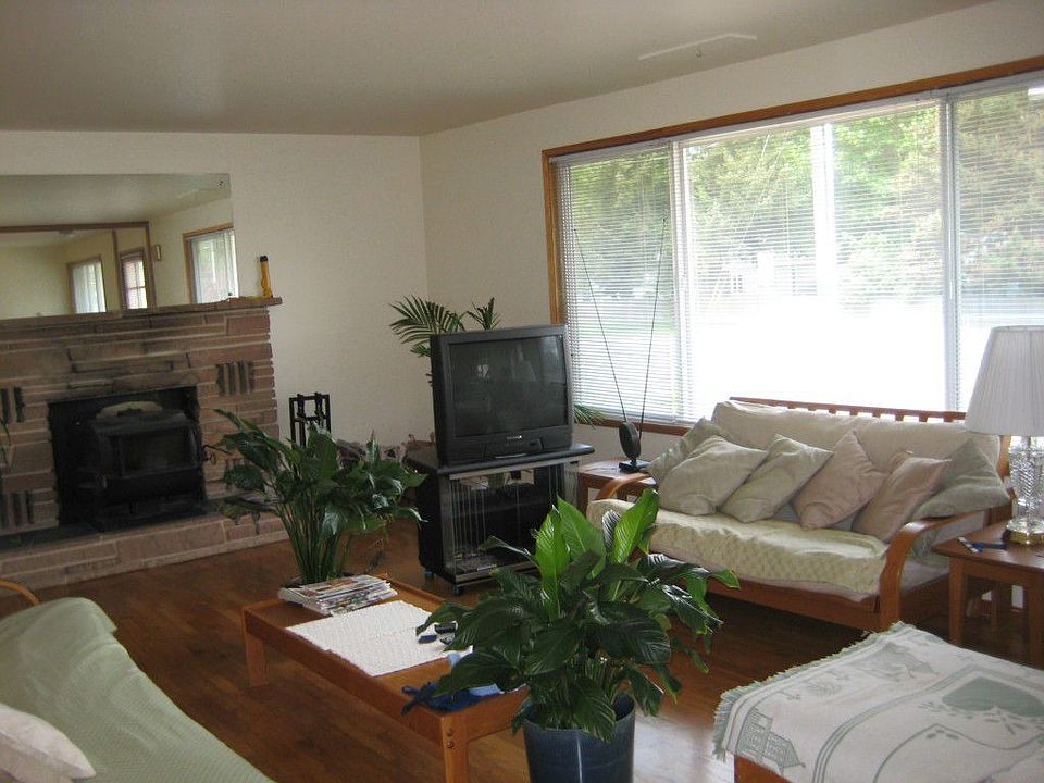 2nd image of 5106 164th St SW