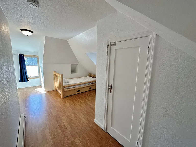 304 S Anderson St — Photo 20