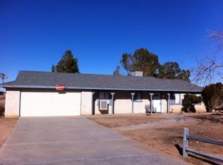 22682 Sitting Bull Rd, Apple Valley, CA 92308