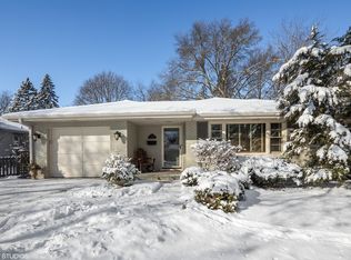 322 Scott Ave, Glen Ellyn, IL 60137
