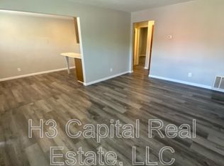 17 N 44th St #B, Belleville, IL 62226