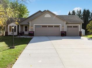 9959 82nd St S, Cottage Grove, MN 55016