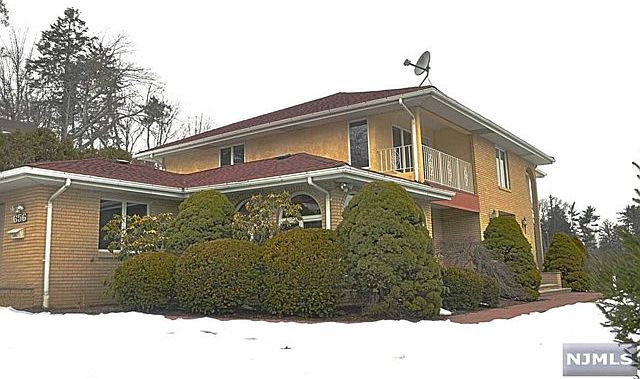 1st image of 656 East Dr