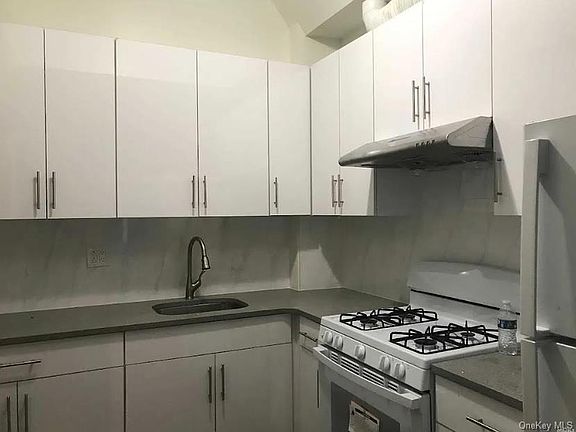 4th image of 42-60 Colden Street #1B