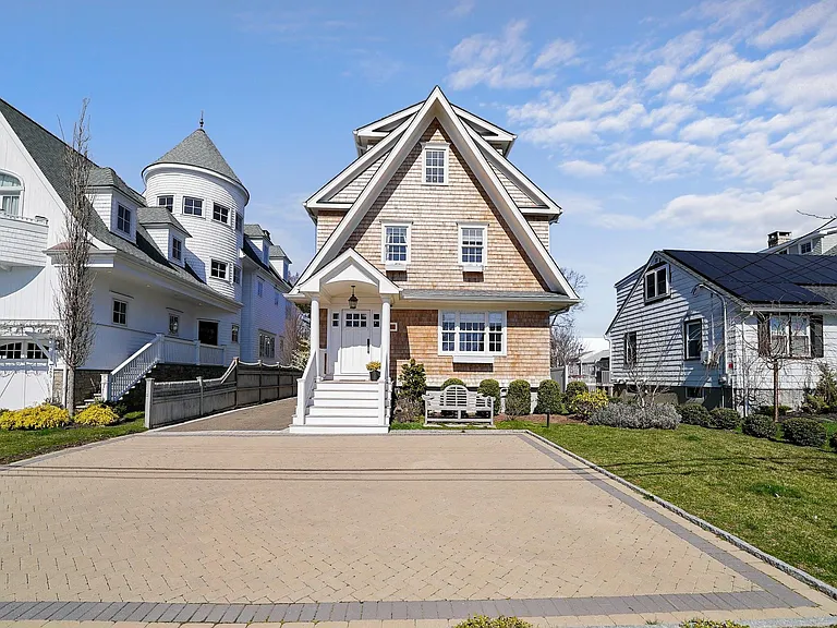 275 Lalley Blvd — Photo 2