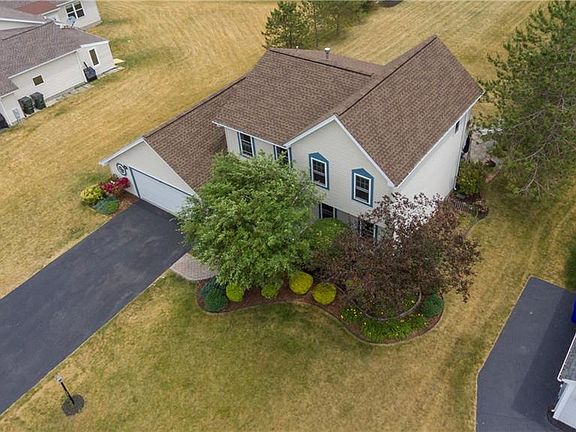 4th image of 54 Diana Dr