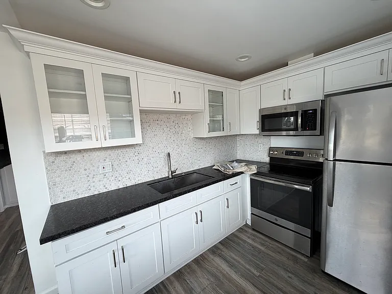 724 James St #D — Photo 5