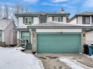 332 E Harvest Hills Dr NE, Calgary, AB T3K 4H7