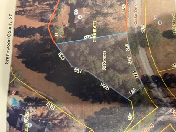 109 Cedar Dr S, Greenwood, SC 29649