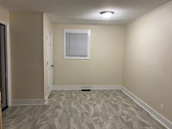 4th image of 107 Blossom Dr