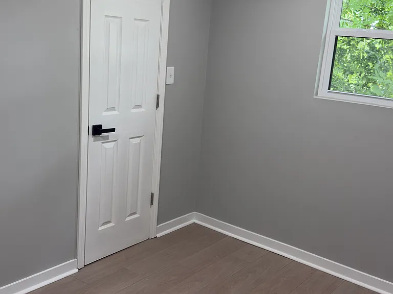 708 Reynolds Ave — Photo 9