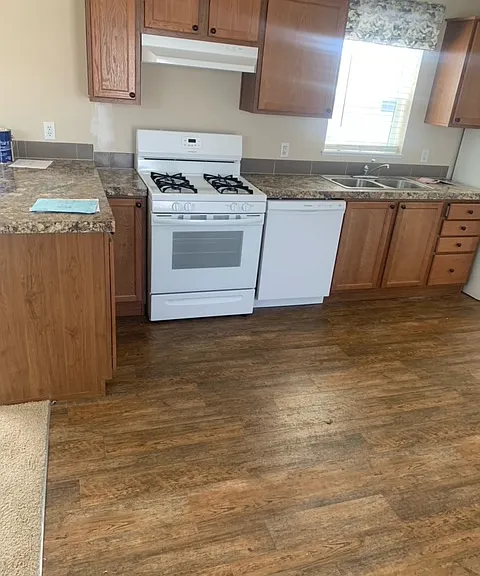 Crestview — Photo 26