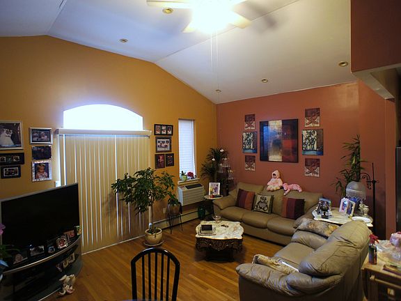 2nd image of 117 Bay 31 St #3B