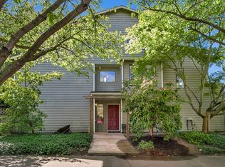 7030 Palatine Ave N, Seattle, WA 98103