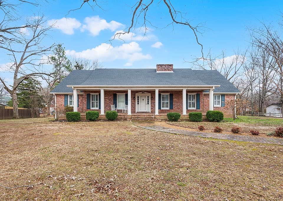 1st image of 414 Knox St