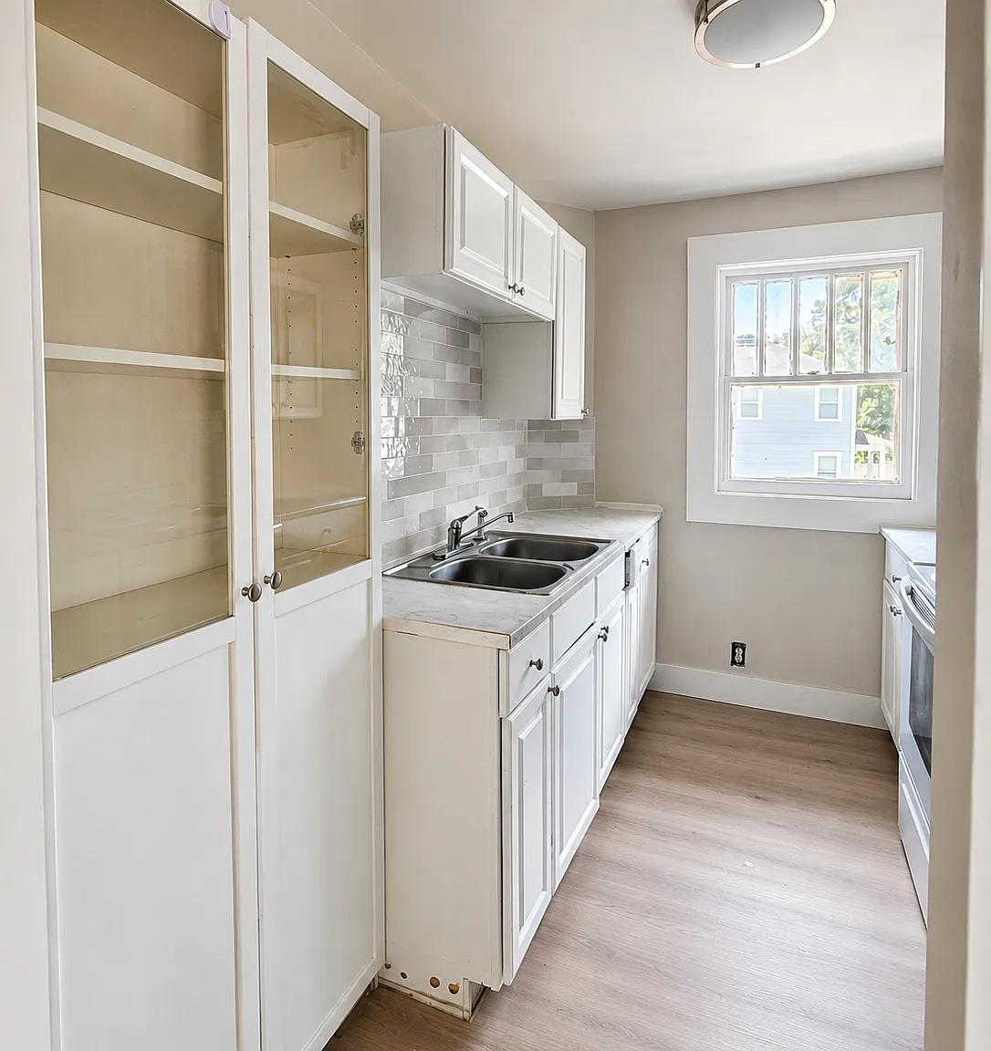 2830 N Elmore Ave — Photo 2