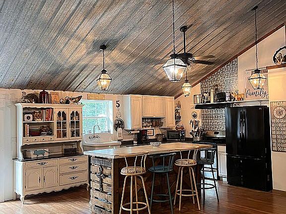 Open floor plan kitchen