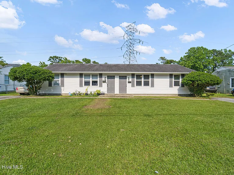 1218 Davis St — Photo 3