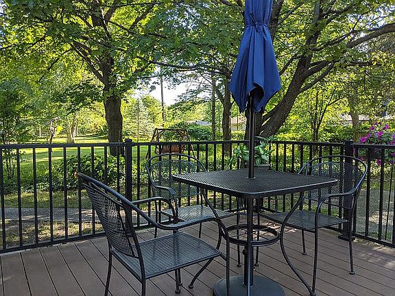 3rd image of 5814 Highland Dr
