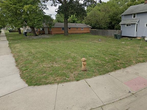 3rd image of 221 Lechner Ave