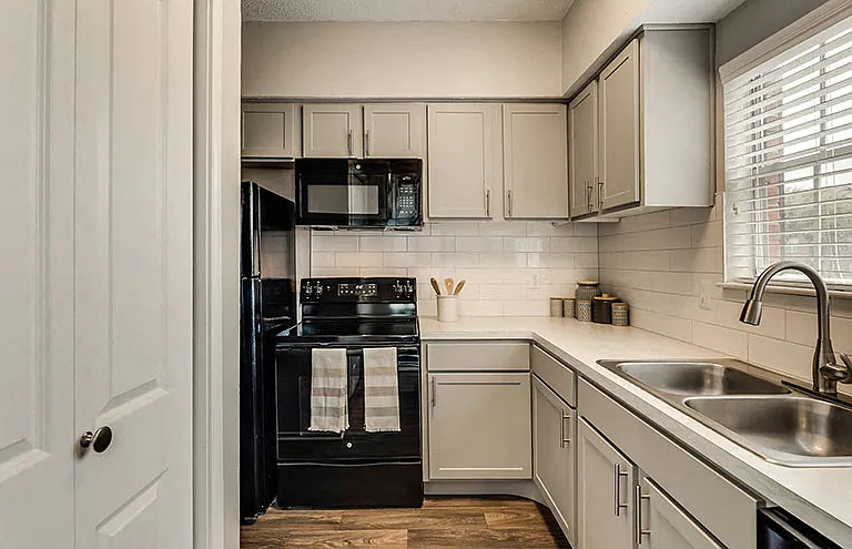 Summers Landing Apartments — Photo 10