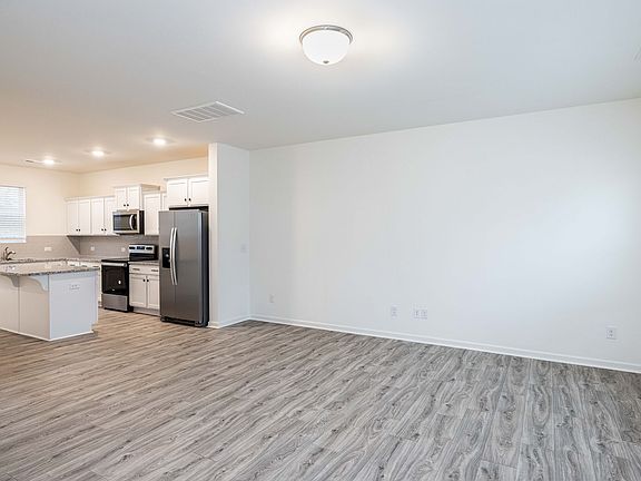 3rd image of 338 Pearl St