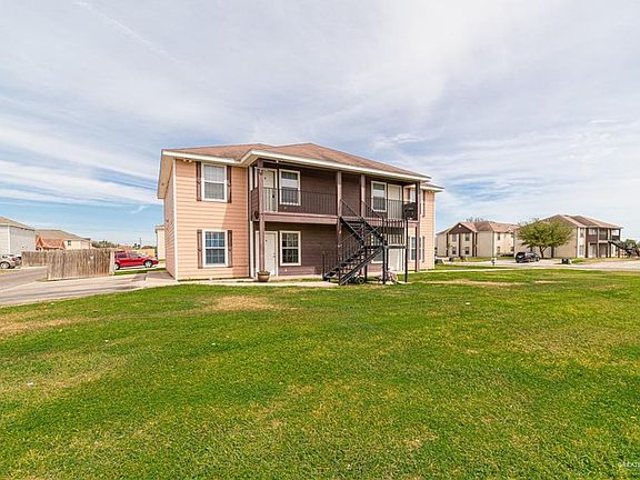 2nd image of 113 Palmasola Dr #A