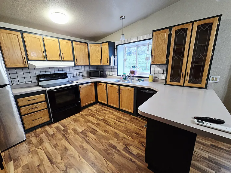 140 SE Fuchsia Ave — Photo 8