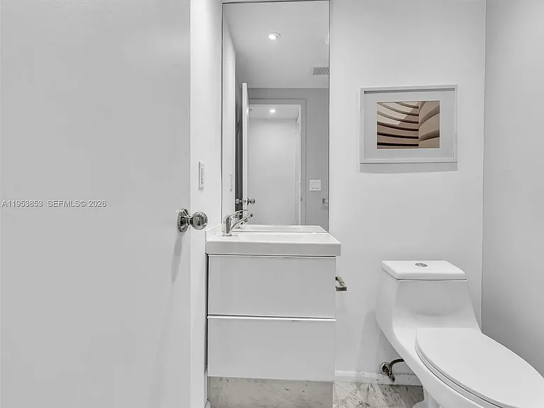 100 Bayview Dr #223 — Photo 30