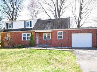 49 Webb St, Windsor Locks, CT 06096