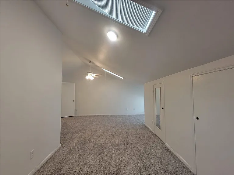1808 Saxony Ln — Photo 12