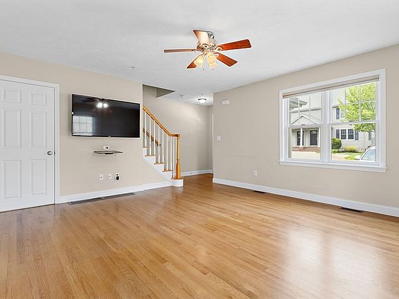 5th image of 400 Justin Dr Unit 1