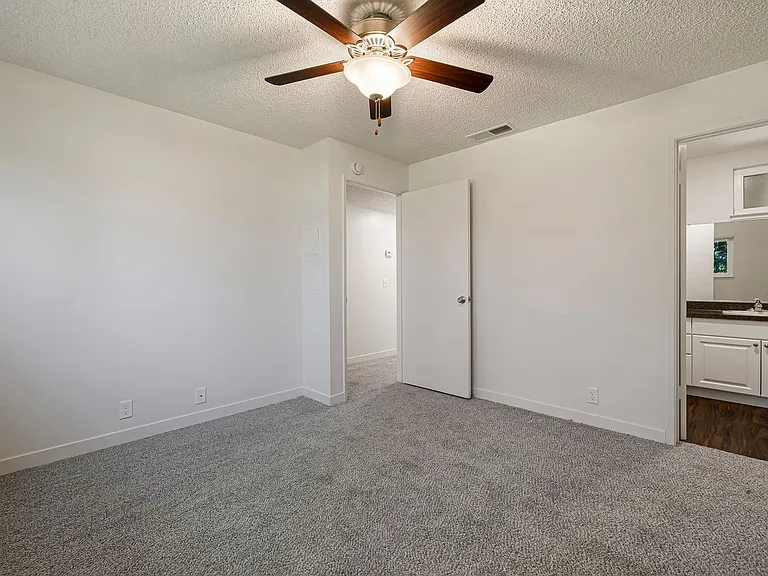 Train Station Apartments — Photo 54