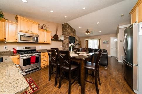 5th image of 280 Park Meadow Dr