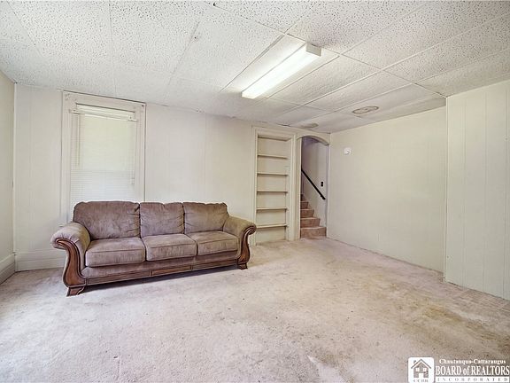 5th image of 44 Broadhead Ave