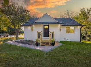 1046 E Van Buren St, Villa Park, IL 60181